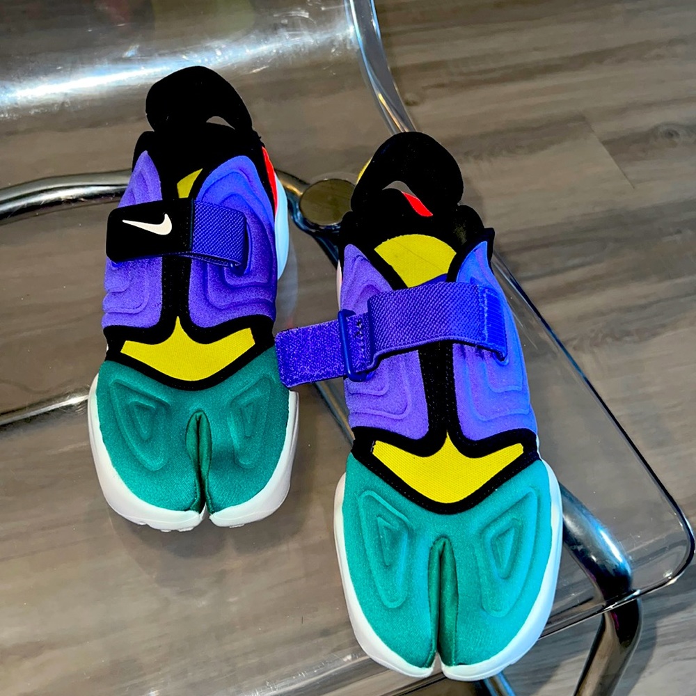 Authentic NIKE AQUA RIFT